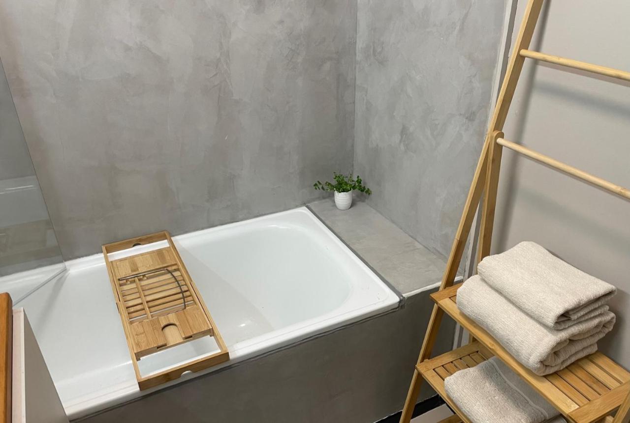 Appartement De Charme Au Pied De La Basilique Saint Remi Реймс Екстериор снимка