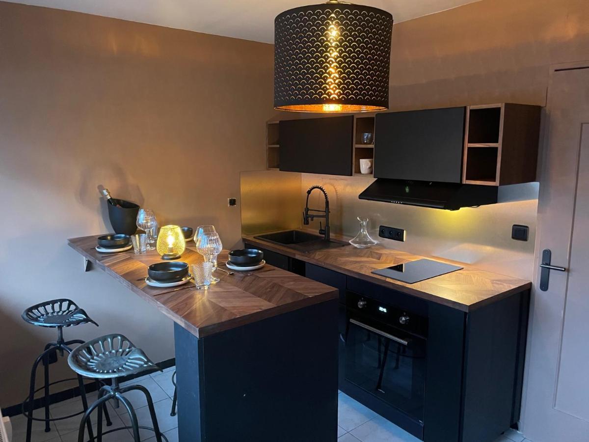 Appartement De Charme Au Pied De La Basilique Saint Remi Реймс Екстериор снимка